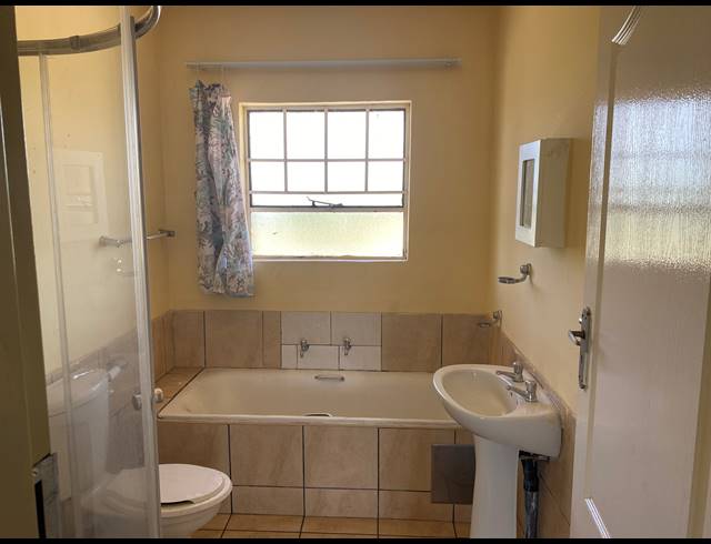 2 BEDROOM SECTIONAL TITLE FOR SALE IN RAVENSWOOD